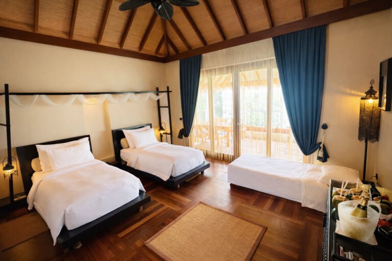 Sunset Family Lagoon Suite