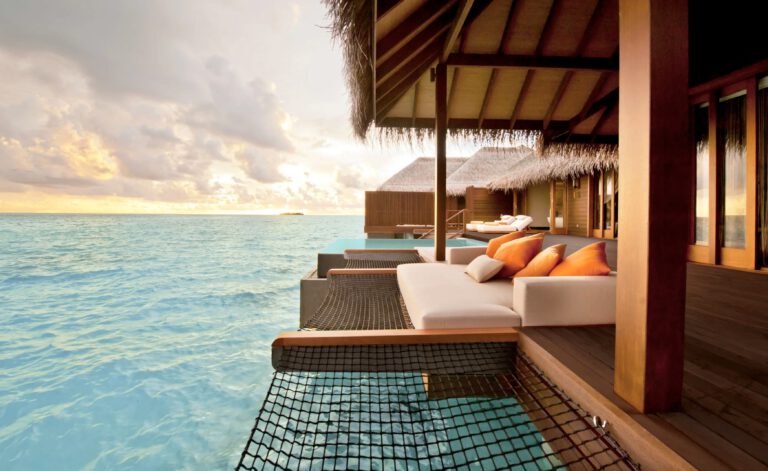Sunset Ocean Suite mit Pool