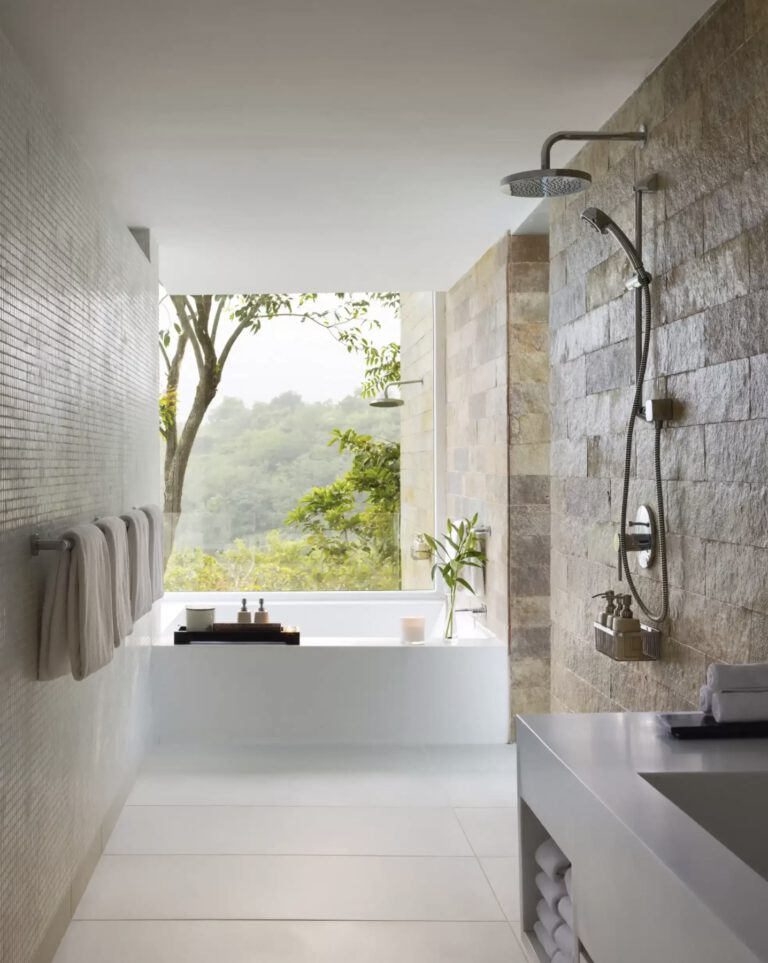 Dharana bathroom