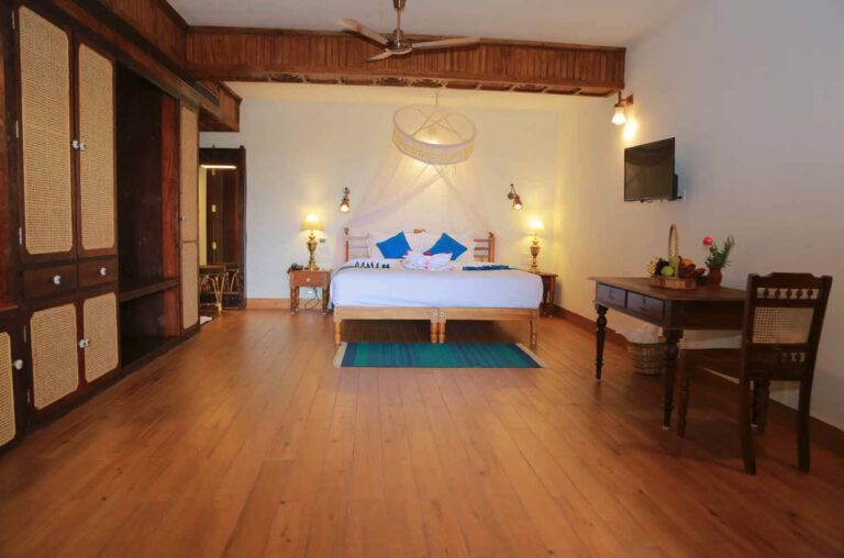 palace-Deluxe-room-ayursoma